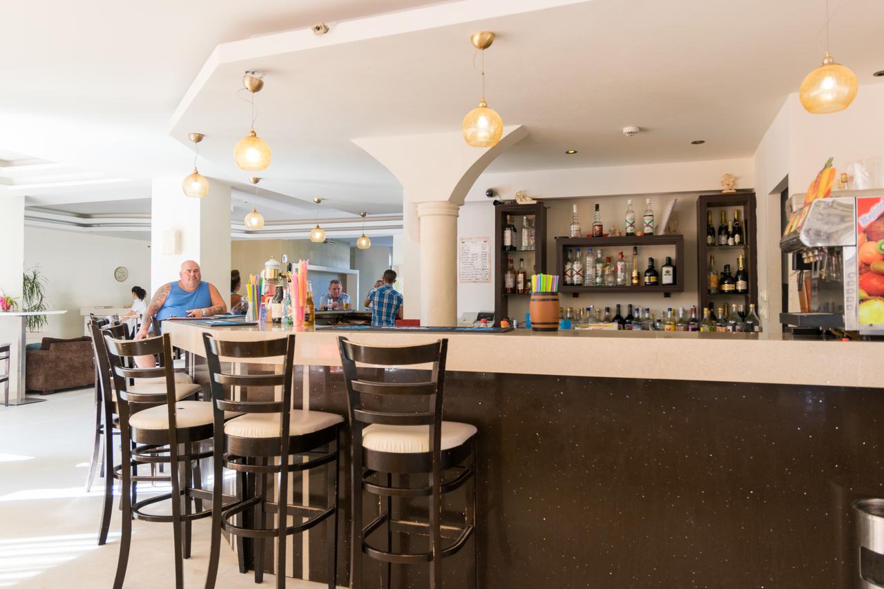 Zante Plaza & Апарт-отель 3*